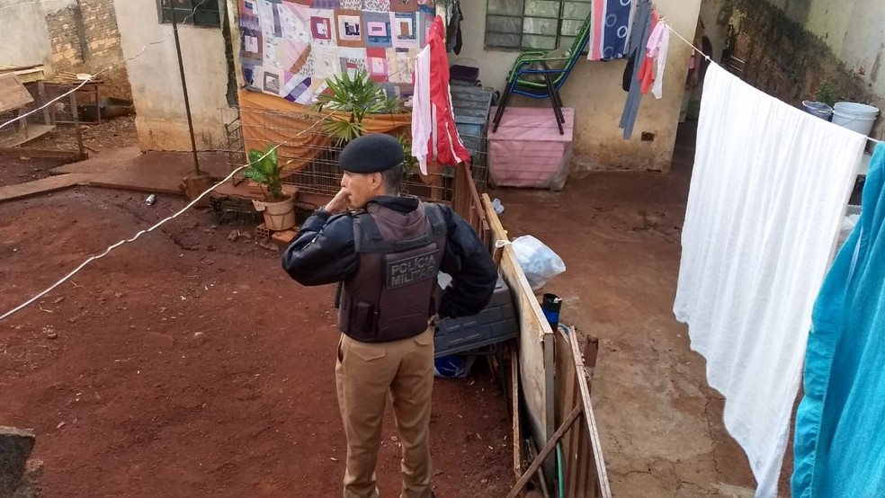 Operação tem como objetivo desarticular grupo que comanda tráfico de drogas em região de Londrina — Foto: Victor Hugo Bittencourt/RPC