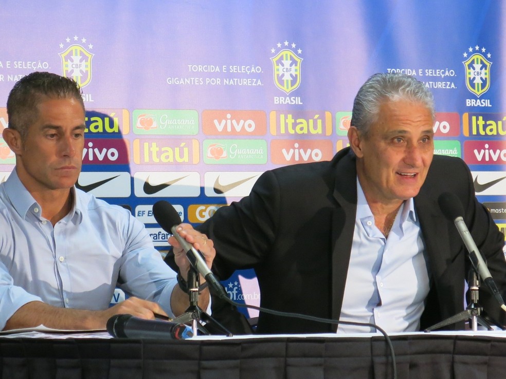 Sylvinho e Tite em coletiva da seleÃ§Ã£o brasileira â€” Foto: Edgard Maciel de SÃ¡