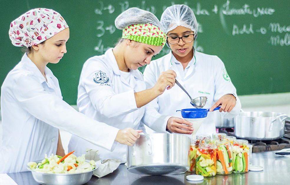 Laboratório de Tecnologia de Alimentos também é ambiente de aprendizado dos futuros nutricionistas — Foto: Marketing Unoeste