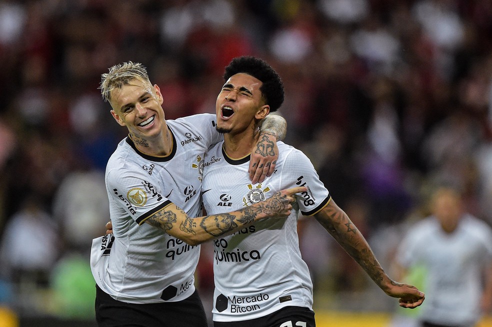 Análise: vaga na Libertadores não pode esconder falta de brilho do Corinthians após vice