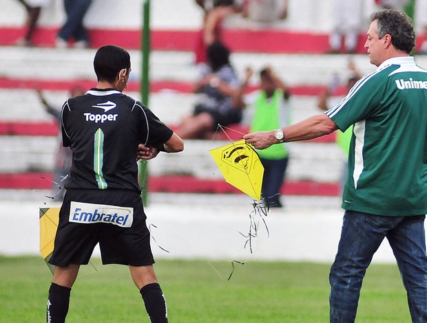 Abel Braga Fluminense pipa (Foto: Photocâmera)