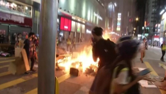 Mobilização policial frustra protestos no aeroporto de Hong Kong