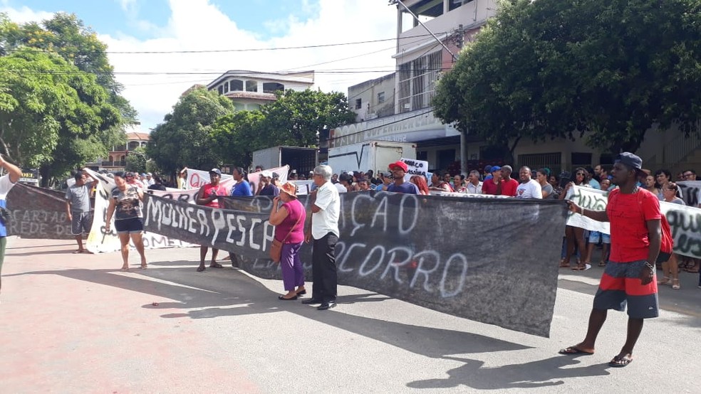 DecisÃ£o de juiz pode prejudicar pescadores, diz presidente de colÃ´nia â€” Foto: Milton Jorge