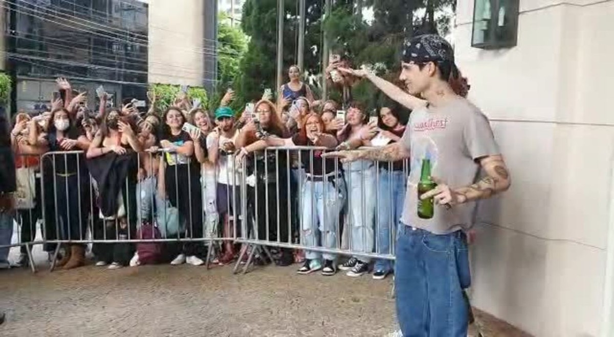 Jxdn sai do lodge em São Paulo e ‘rege’ coro de fãs antes do Lolla;  veja vídeo |  Lollapalooza 2022