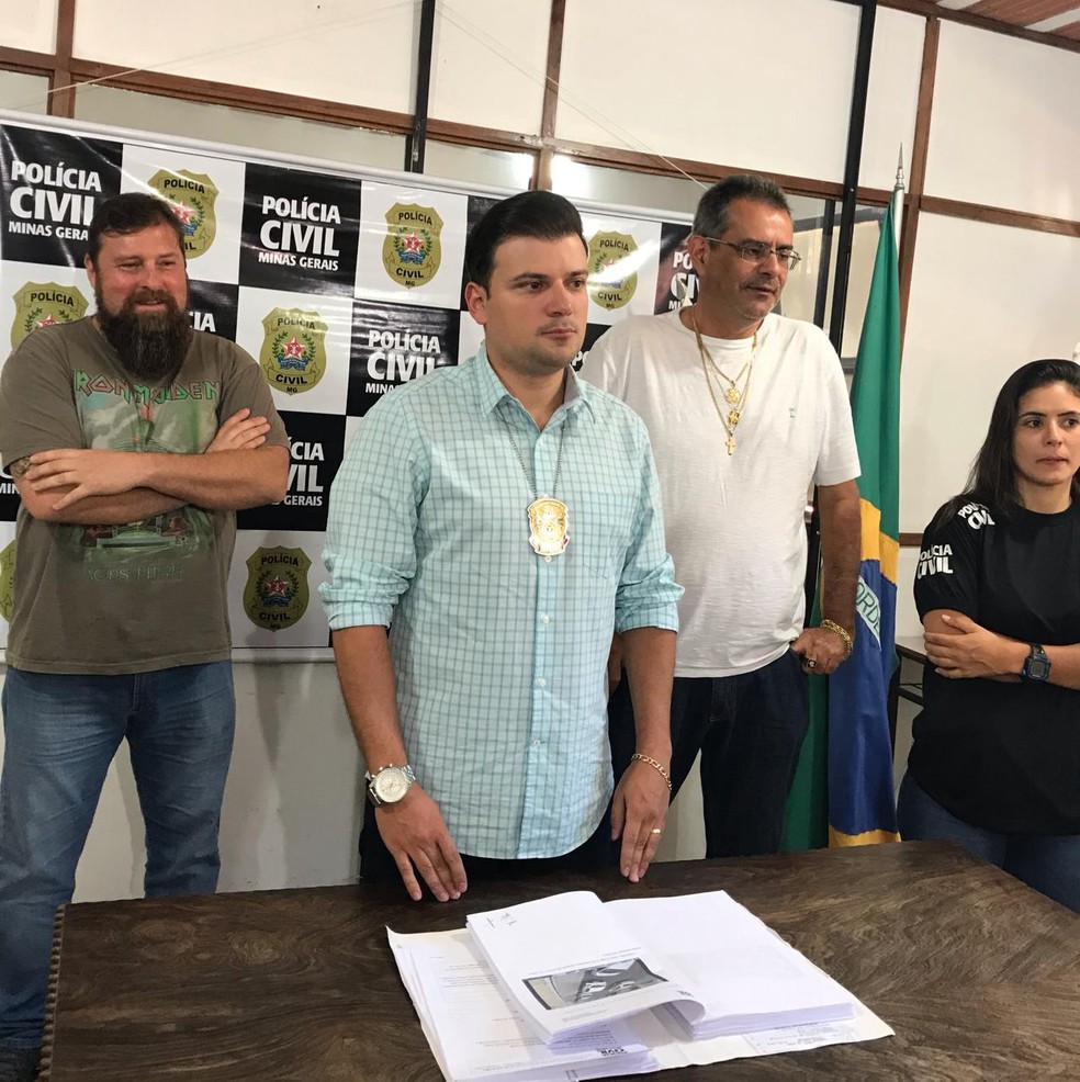 Delegado responsável pelo caso em Juiz de Fora durante entrevista coletiva — Foto: Caroline Delgado/G1
