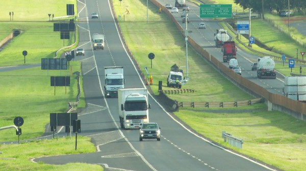 Caminhoneiros relatam dificuldade para comprar comida nas rodovias ...