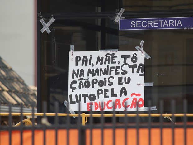 No Paraná, 77 colégios terão o Enem adiado em razão das ocupações (Foto: Giuliano Gomes/Agência PR Press)