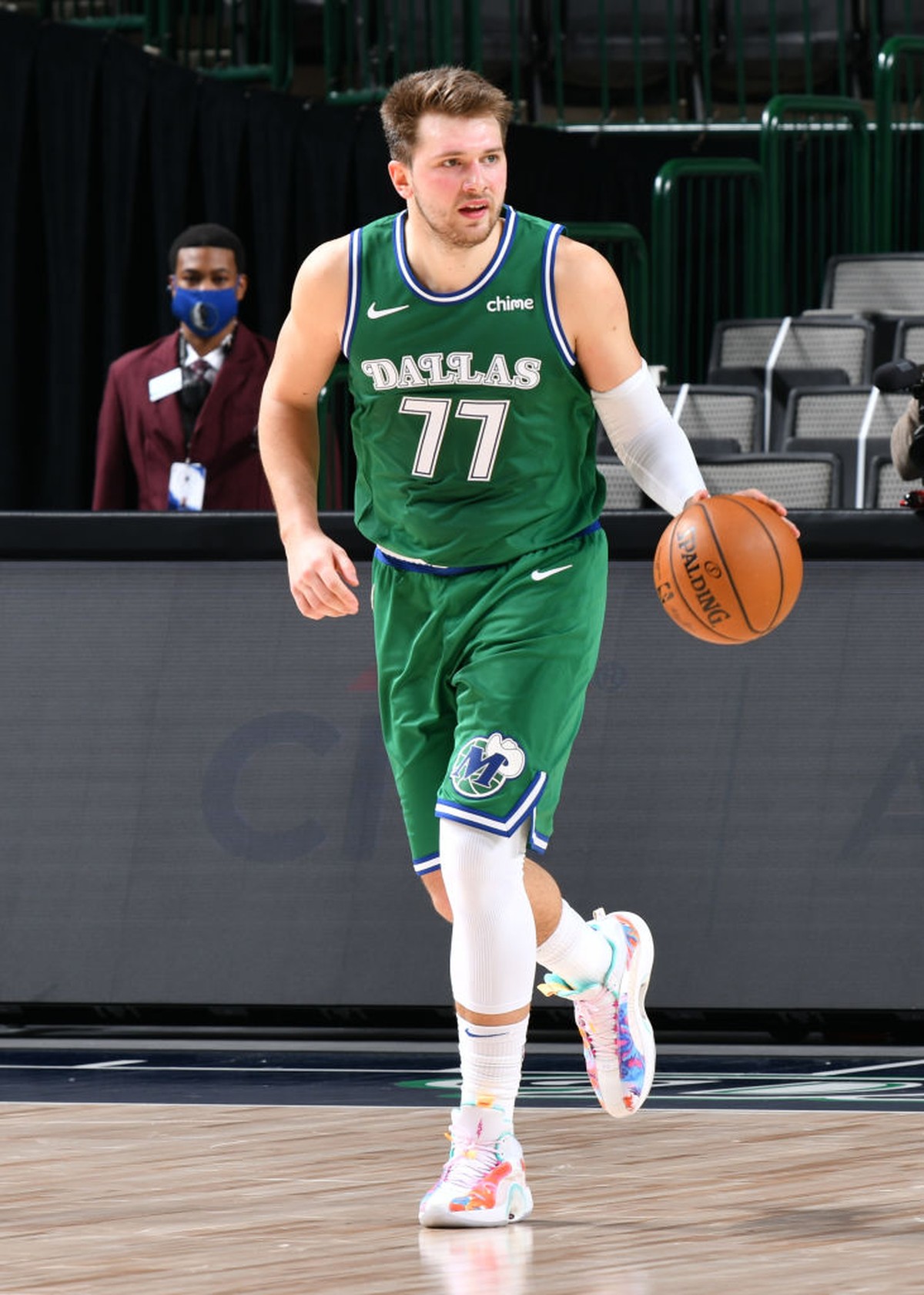 Jogo coletivo do Dallas Mavericks garante vitória sobre o Orlando Magic