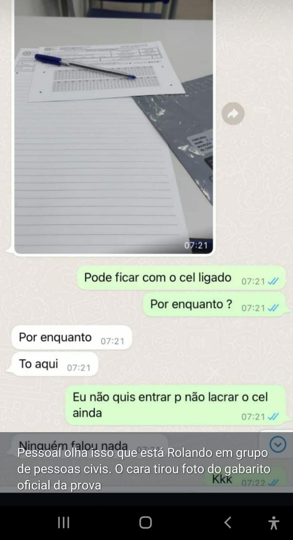 Foto mostra gabarito em conversa de WhatsApp — Foto: Reprodução