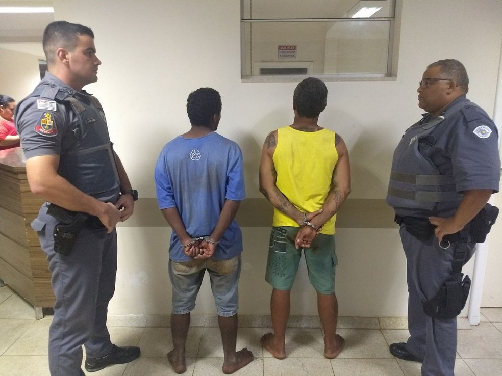 Suspeitos de invadir repÃºblica e estuprar estudante de 24 anos sÃ£o presos em Ituverava, SP (Foto: PolÃ­cia Militar/DivulgaÃ§Ã£o)