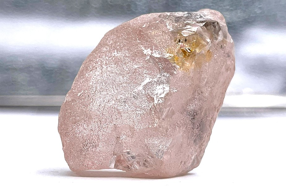 Apelidado de Rosa do Lulo, diamante rosa de 170 quilates foi descoberto na mina Lulo, em Angola