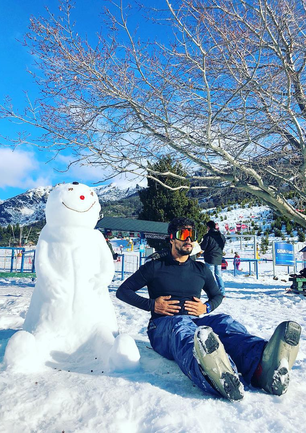 Renato Góes imita boneco de neve (Foto: Reprodução/Instagram)