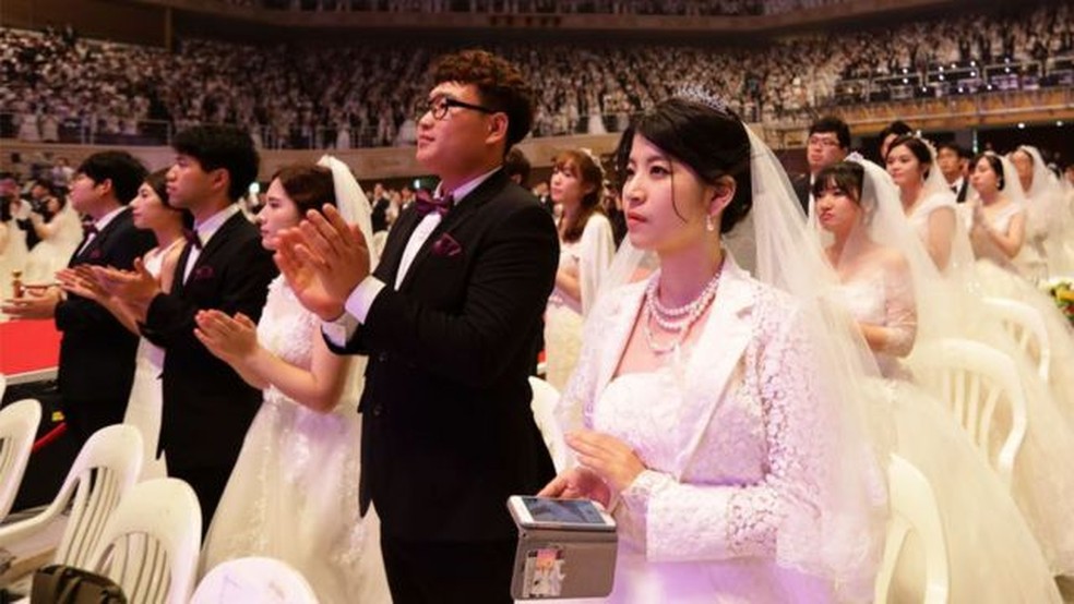 Igreja da Unificação é conhecida por organizar casamentos coletivos — Foto: GETTY IMAGES/via BBC