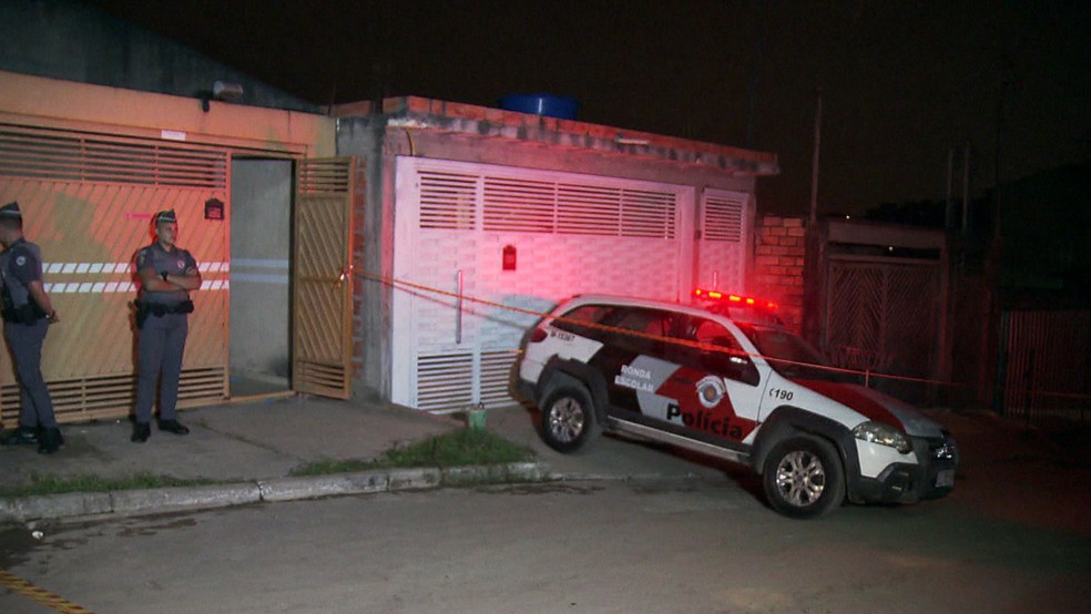Casa onde ocorreu o assassinato de uma mulher em Guarulhos — Foto: Reprodução/TV Globo