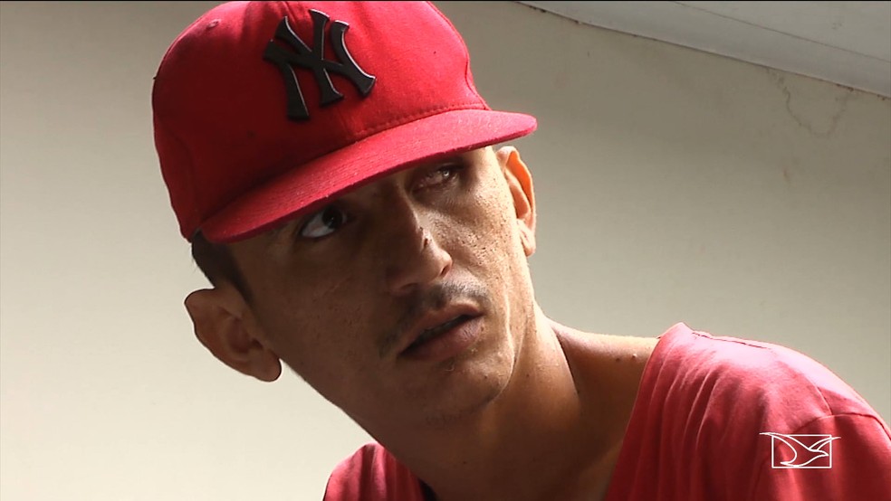 FlÃ¡vio de Oliveira Mota negou falar a delegada e a imprensa o motivo que o levou tentar matar a companheira.  â Foto: ReproduÃ§Ã£o/ TV Mirante 