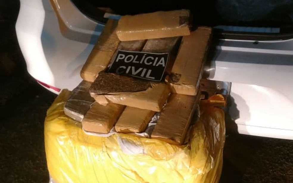 Maconha paraguaia era usada como moeda de troca por carros roubados na Bahia (Foto: Divulgação/Polícia Civil)