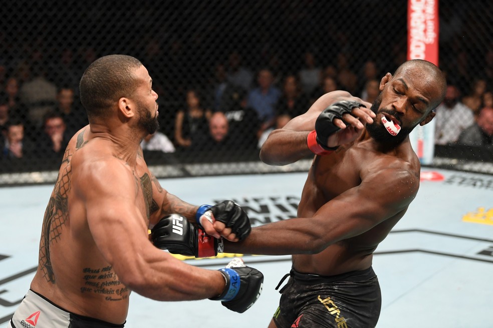 Thiago Marreta perdeu na decisão dividida para Jon Jones no UFC 239 — Foto: Josh Hedges/Getty Images