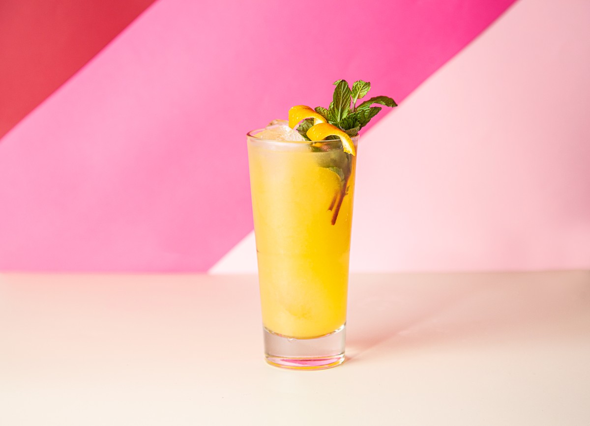 Receita de drink com tequila e pêssego para agitar o final de semana