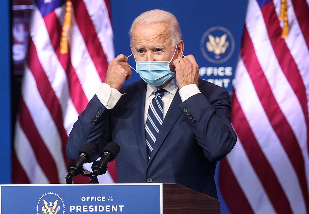 Presidente eleito dos EUA, Joe Biden, participa de coletiva de imprensa em Wilmington nesta terça-feira (10) — Foto: Jonathan Ernst/Reuters