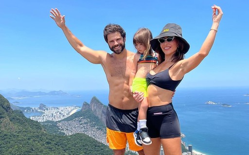 Sabrina Sato e Duda Nagle levam Zoe à Pedra Bonita, no Rio; vídeo