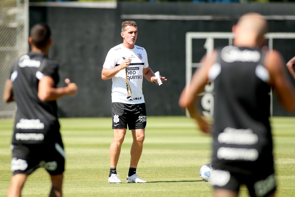 Só um treino, negociações, exames, veja os bastidores da ida do Corinthians a Volta Redonda