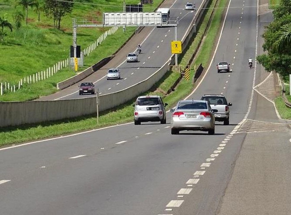 Rodovia Anhanguera em Araras (Foto: Intervias)
