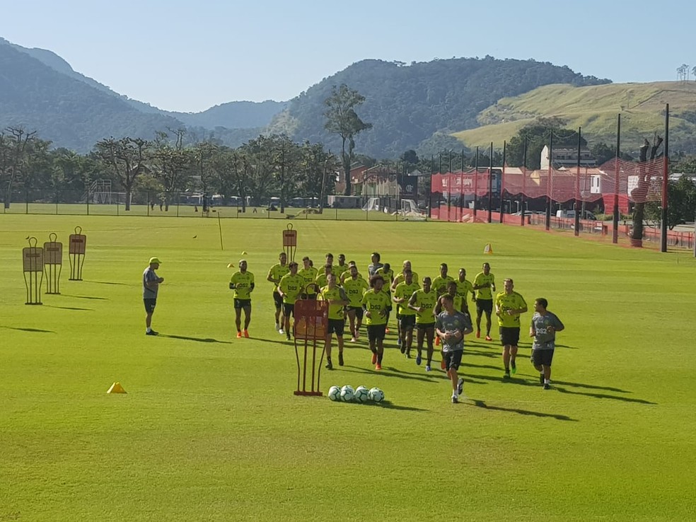 Treino do Flamengo nesta segunda-feira no Ninho do Urubu — Foto: Fred Huber