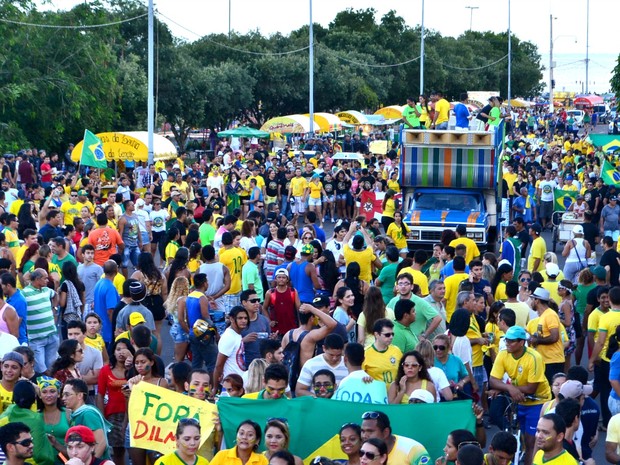 Manifestação terminou na orla de Macapá (Foto: Abinoan Santiago/G1)