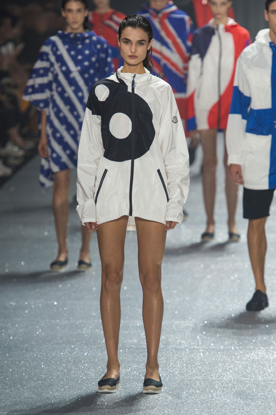 Moncler Gamme Rouge | Paris | Verão 2015 | Desfiles | Vogue