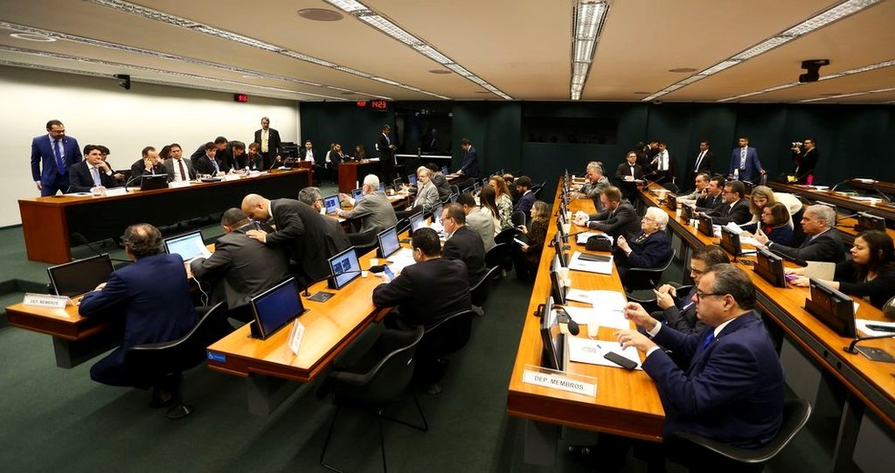 Deputados durante a sessÃ£o da comissÃ£o especial da reforma da PrevidÃªncia nesta terÃ§a-feira (18) â€” Foto: Marcelo Camargo/AgÃªncia Brasil