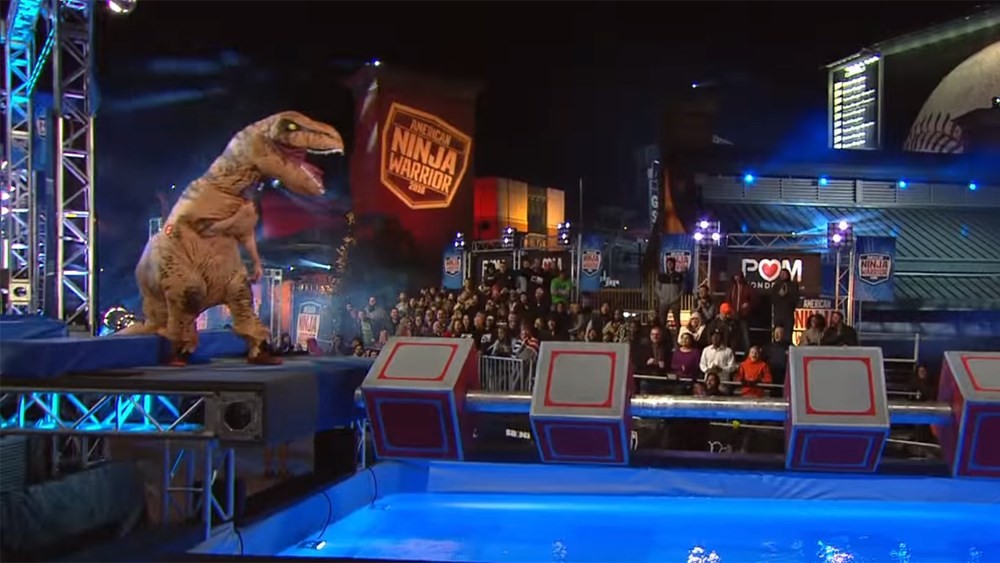 T-Rex se prepara para vencer o circuito (Foto: Reprodução / Youtube)