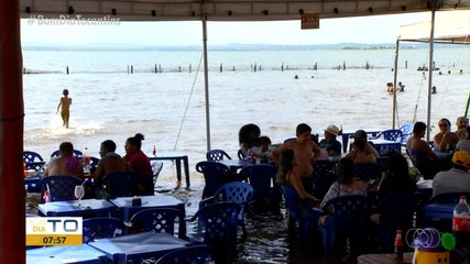 Deu praia no Natal: palmenses aproveitaram o lago pra amenizar o calor no feriado