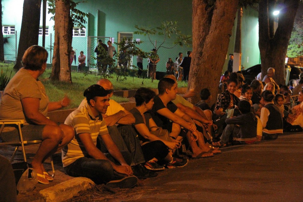 Jacareí, no interior de São Paulo registra filas e tem recebido moradores de cidades vizinhas em vacinação contra febre amarela (Foto: Carlos Santos/ G1)