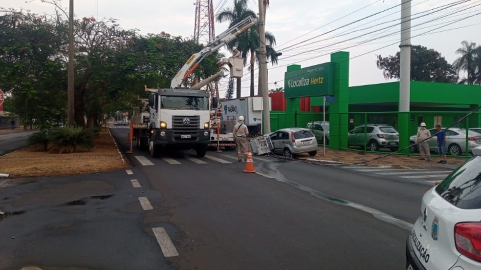 Acidente deixa região da Fonte sem energia e vários bairros sem água em Araraquara — Foto: Arquivo pessoal