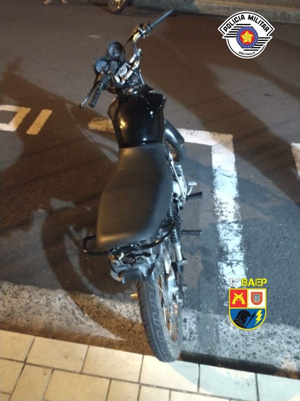 PM recuperou moto roubada em Birigui — Foto: 12° Batalhão de Ações Especiais de Polícia (BAEP)/Divulgação