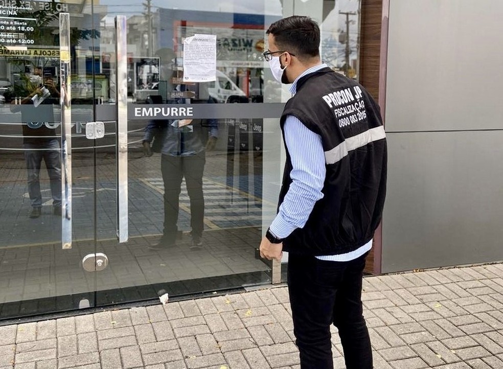 Seis óticas são fechadas pelo Procon por não suspenderem atividades comerciais, em João Pessoa — Foto: Procon-JP/Divulgação