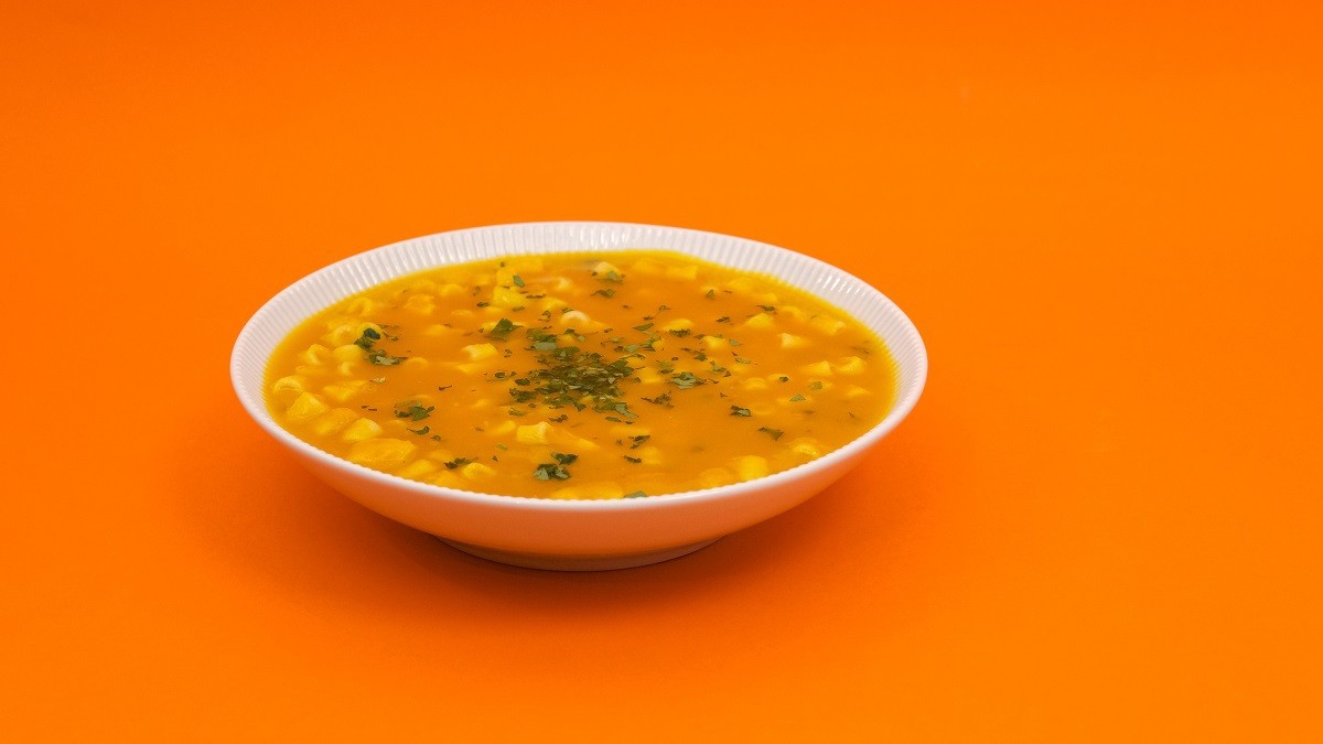 Escolha seu macarrão favorito para a sopa cremosa de abóbora (Foto: Todeschini / Divulgação)