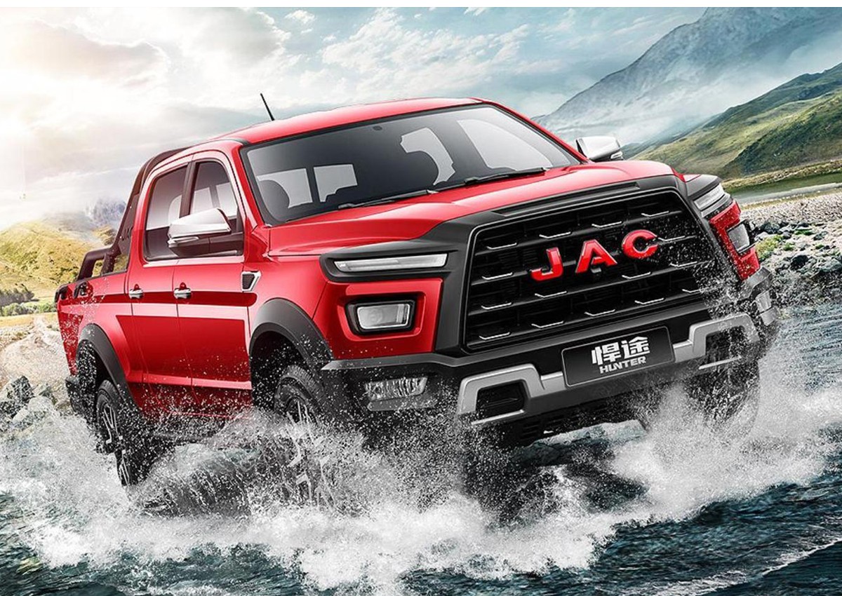 Nova picape da Jac é vista em testes no Brasil; versão elétrica chega no ano que vem