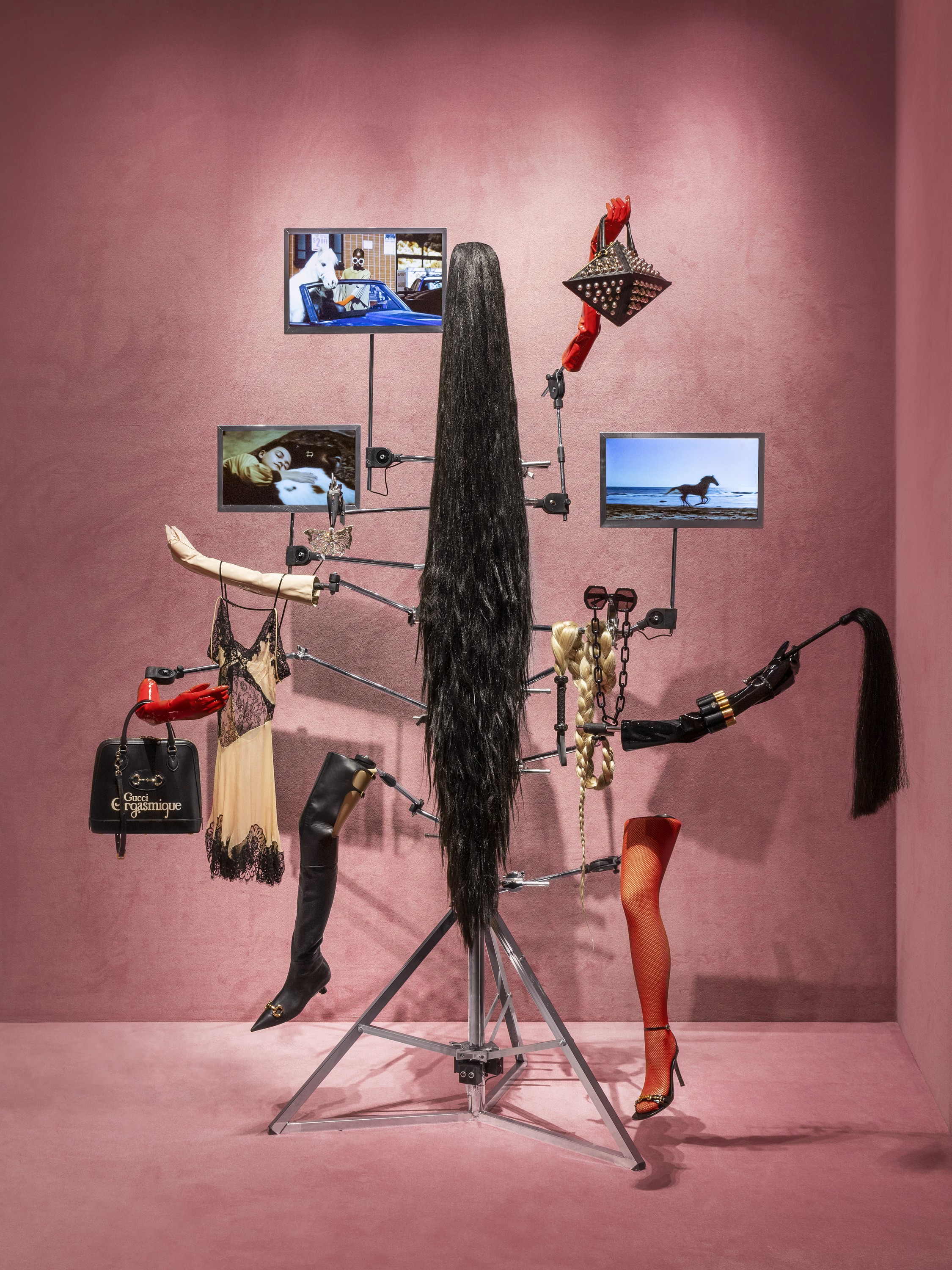 Gucci inaugura Archetypes, exposição que revisita de forma interativa campanhas publicitárias (Foto: Divulgação)
