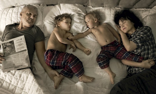 A facilidade para cair no sono é algo comum entre as crianças e os avós. (Foto: Ivette Ivens)