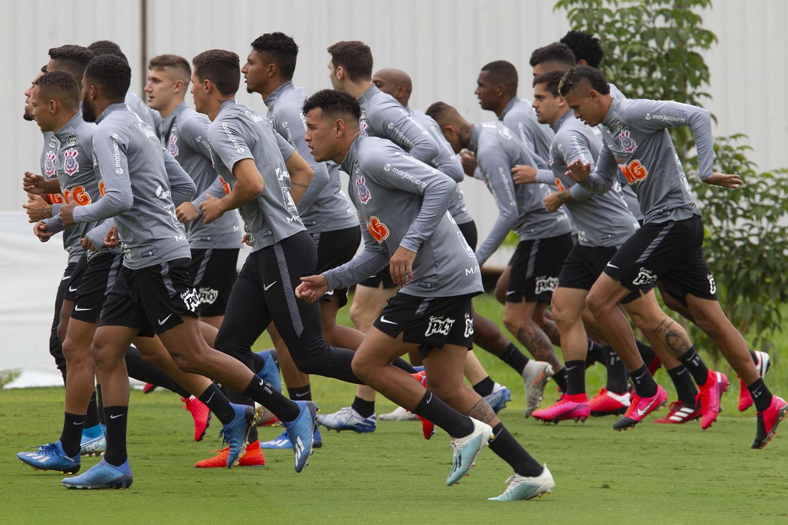 Só três jogos e 28 dias de treino: Corinthians quer usar março para fazer ajustes e minimizar pressã