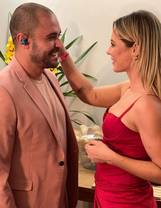 Paolla Oliveira e Diogo Nogueira confirmam namoro (Foto: Divulgação/Hugo Gloss)