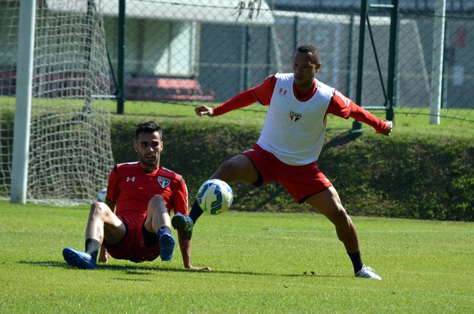 Luiz Eduardo Luis Fabiano São Paulo treino (Foto: Érico Leonan / saopaulofc.net)