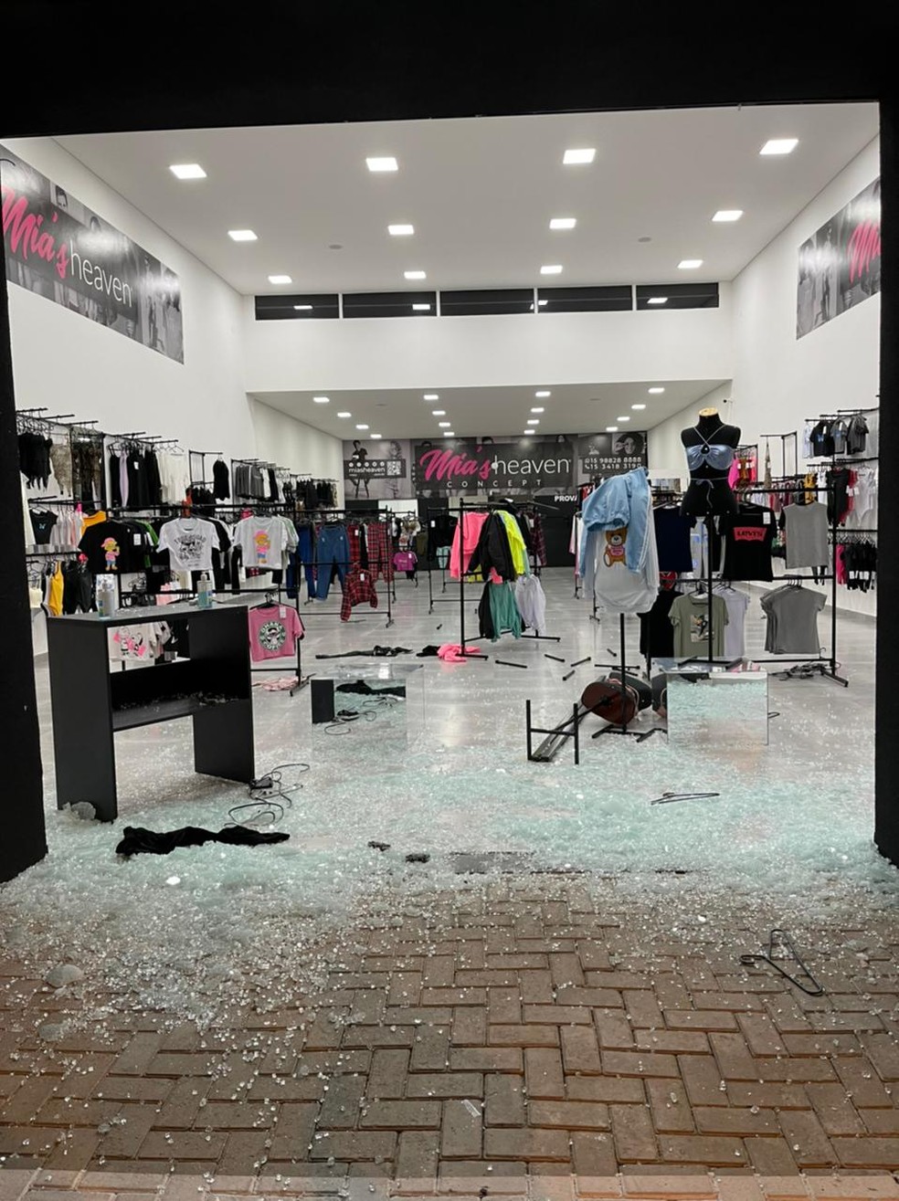 Loja de roupas foi furtada em Sorocaba — Foto: Arquivo pessoal
