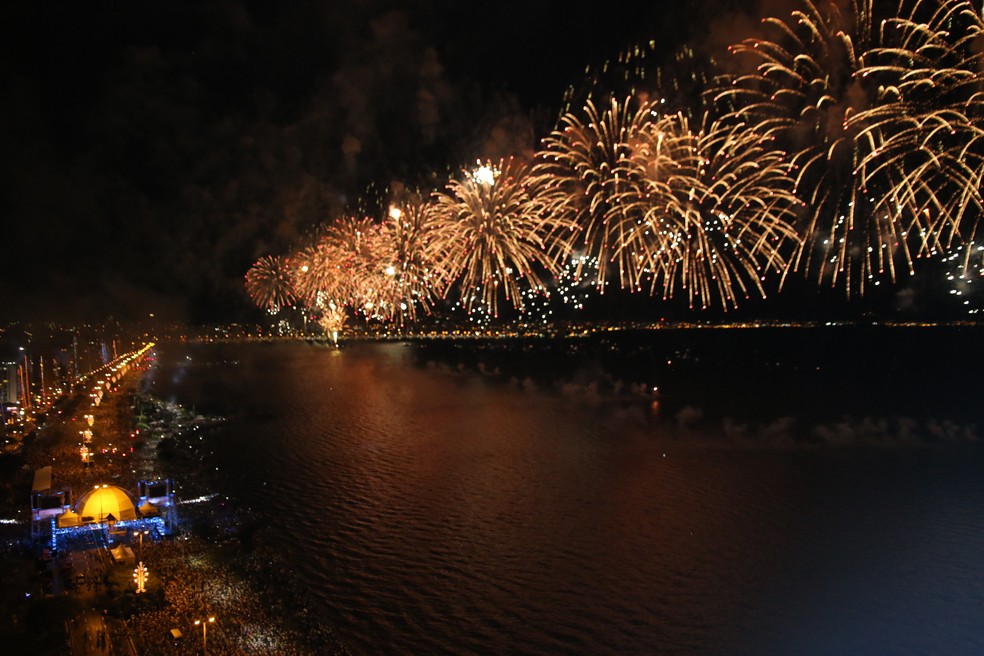 Réveillon em Florianópolis terá 16 minutos de fogos e volta de cascata na  Ponte Hercílio Luz | Verão 2020 | G1