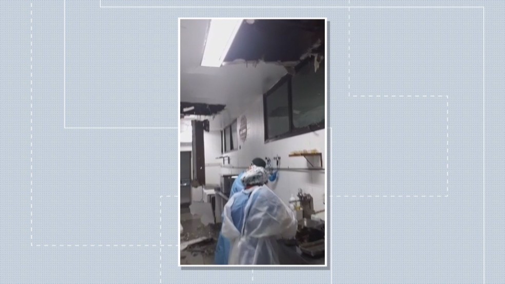 Após chuvas, teto desaba no Hospital Regional da Asa Norte (Hran), no DF — Foto: Arquivo pessoal