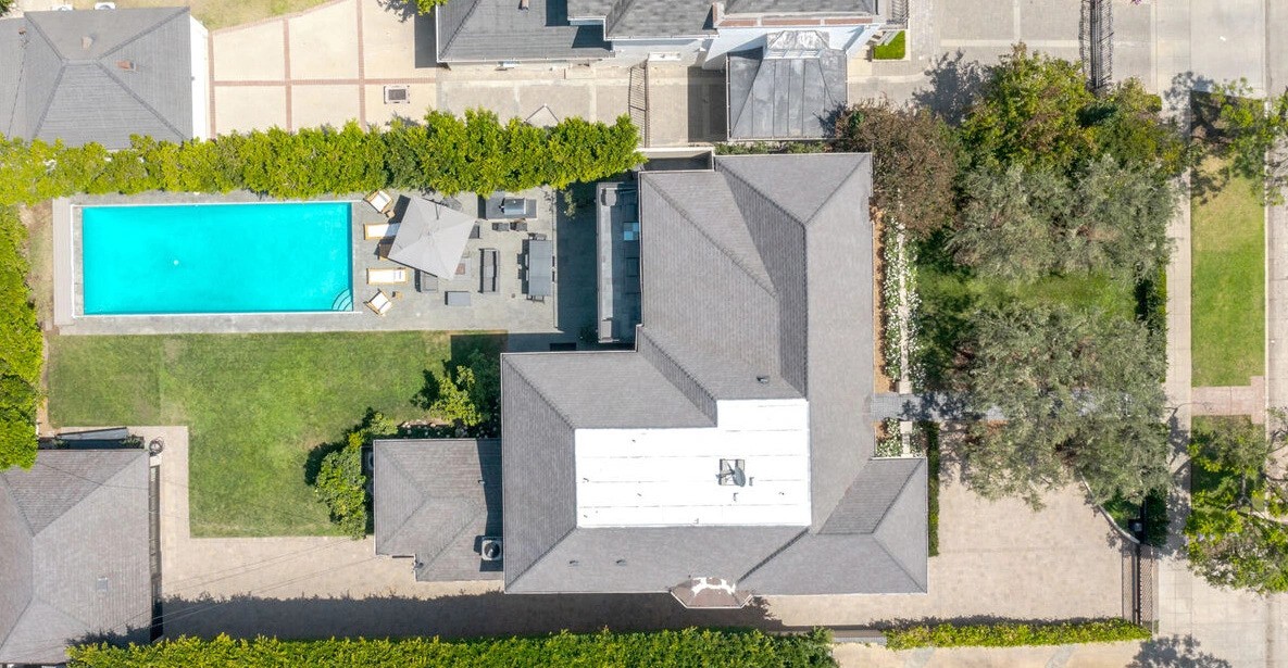 Leonardo DiCaprio coloca mansão para alugar por mais de R$ 100 mil mensais em Beverly Hills (Foto: Divulgação/Hilton e Hyland)