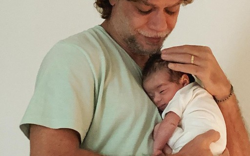 Mulher posta Fábio Assunção com a filha e elogia: "Pai por vocação"