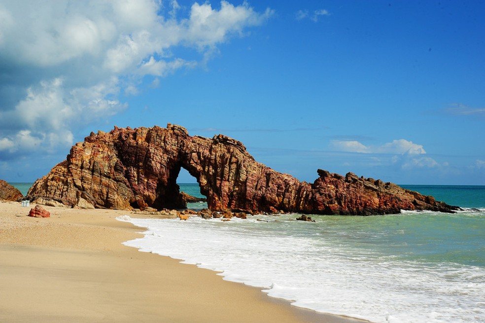 Pedra Furada, ponto turístico de Jericoacoara, no litoral oeste do Ceará — Foto: Divulgação