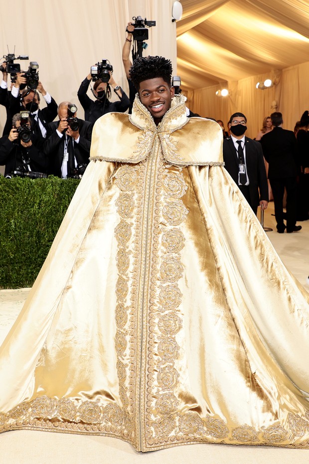 NEW YORK, NEW YORK - SEPTEMBER 13:  Lil Nas X attends The 2021 Met Gala Celebrating In America: A Lexicon Of Fashion at Metropolitan Museum of Art on September 13, 2021 in New York City. (Photo by Dimitrios Kambouris/Getty Images for The Met Museum/Vogue  (Foto: Getty Images for The Met Museum/)